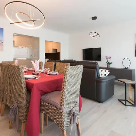 Bright Ideal For Families Apartmán